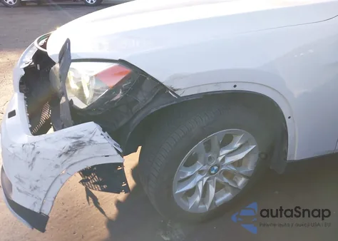 2015 BMW X1 xDrive28I z USA, uszkodzony, nr VIN WBAVL1C52FVY37996